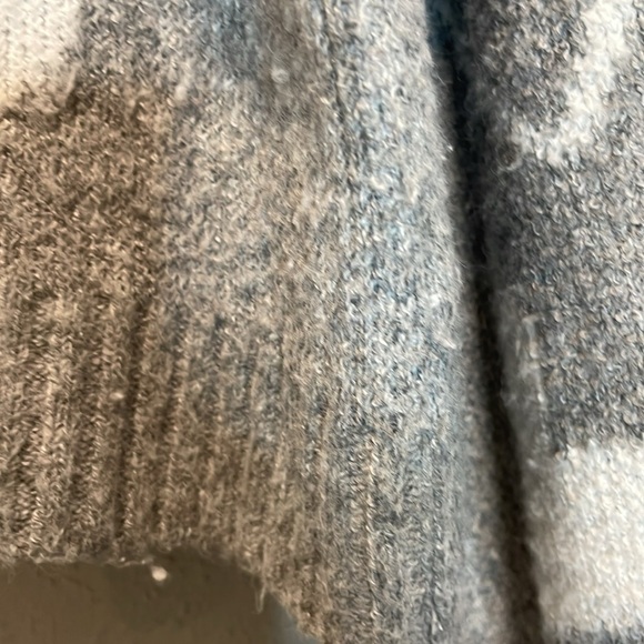 Pink Rose Sweater - Picture 5 of 6